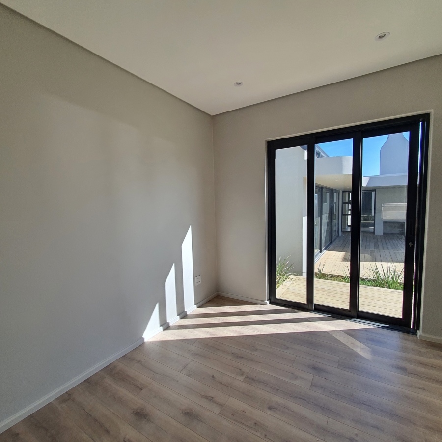 4 Bedroom Property for Sale in Baron View Western Cape